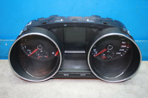 Speedometer instrument cluster